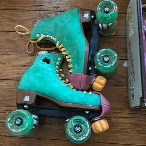 Moxie Roller Skates - like new
